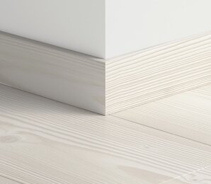 Фото Плинтус ПВХ прямой для LVT Pergo PGVSK40072 Скандинавская белая сосна 2400х12х58 pergo